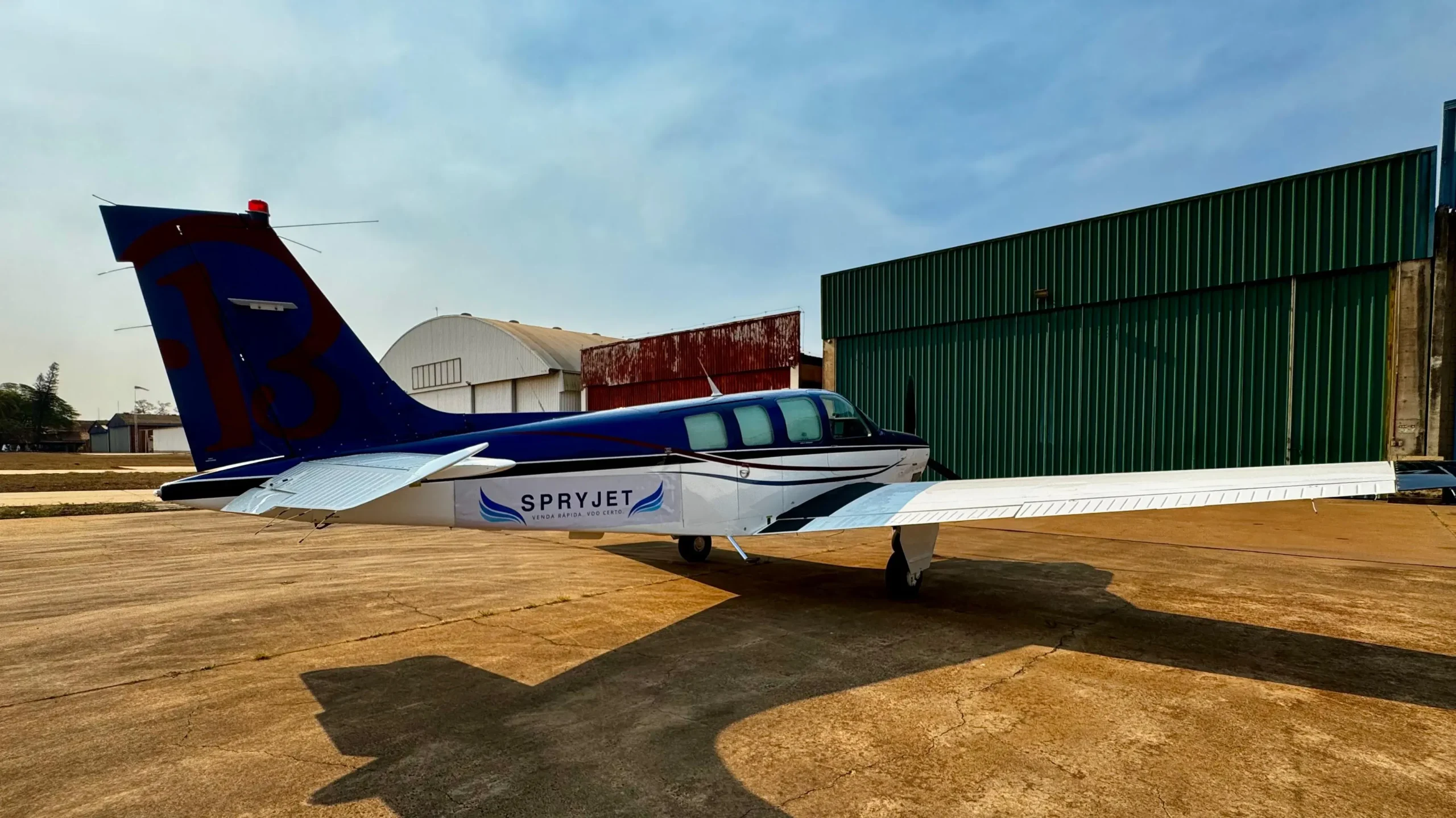 BEECHCRAFT - BONANZA A36 - 1985 - Imagem 7