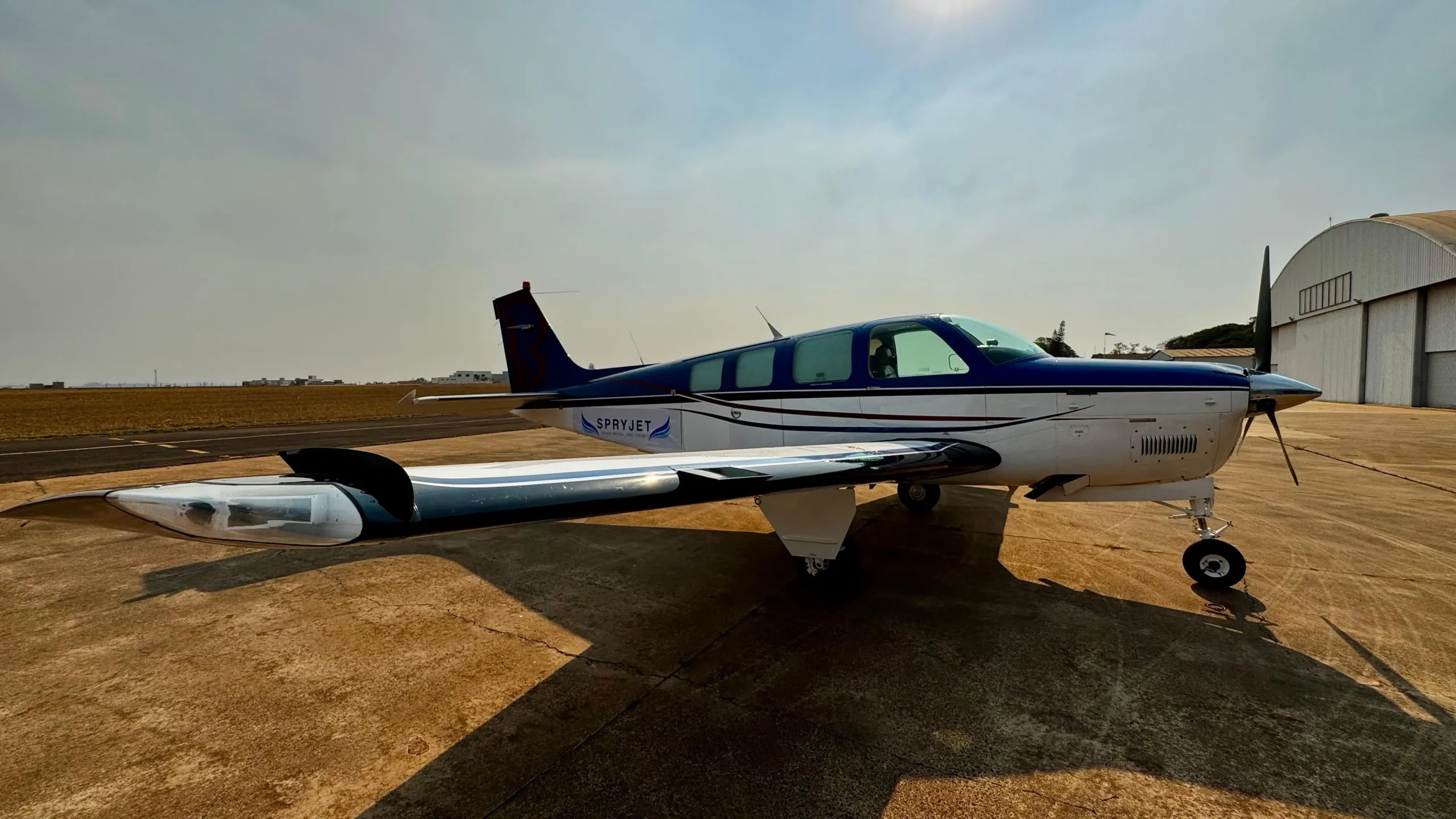 BEECHCRAFT - BONANZA A36 - 1985 - Imagem 8